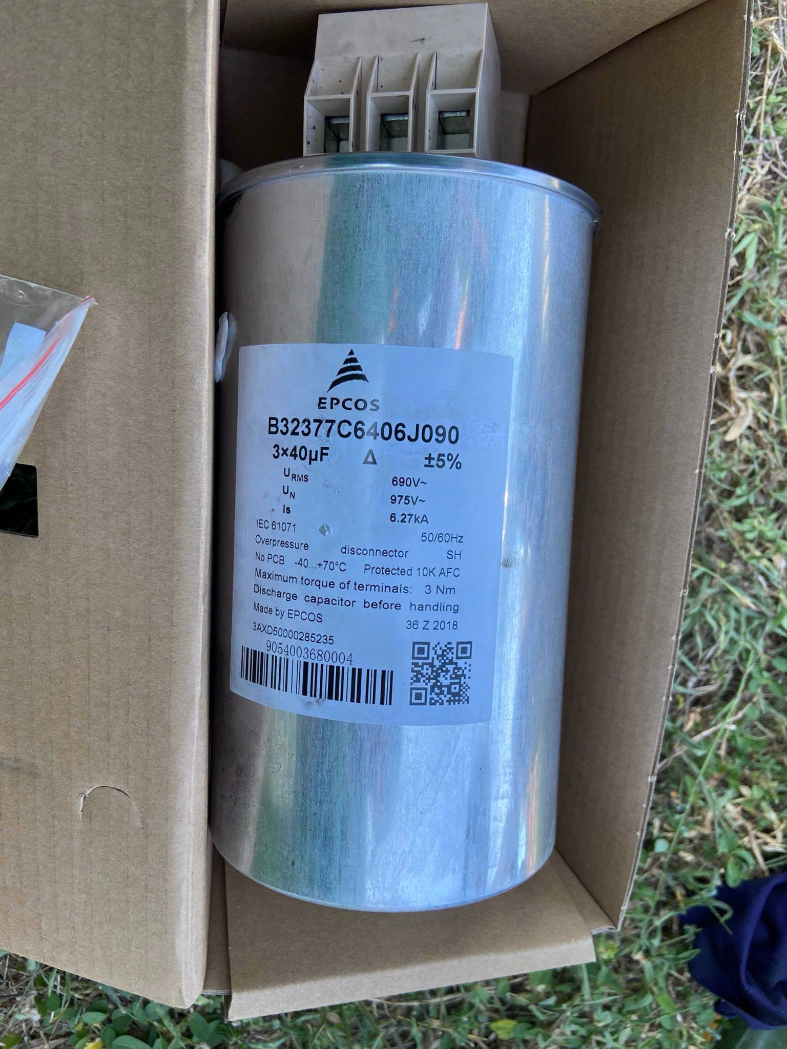 Tụ EPCOS B32377C6406J090